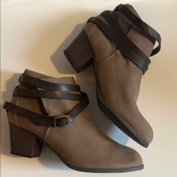 ✨BRAND NEW✨MOSSIMO TAN FAUX SUEDE BOOTIES FESTIVAL LOOK - Picture 3 of 11